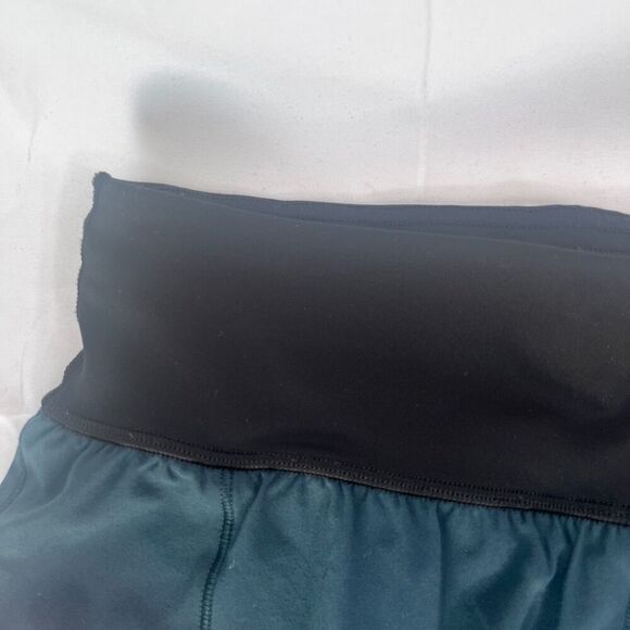 LuluLemon Hottie Hot Shorts Submarine Black Size 4 Workout Gym Sporty Exercise - Picture 3 of 8